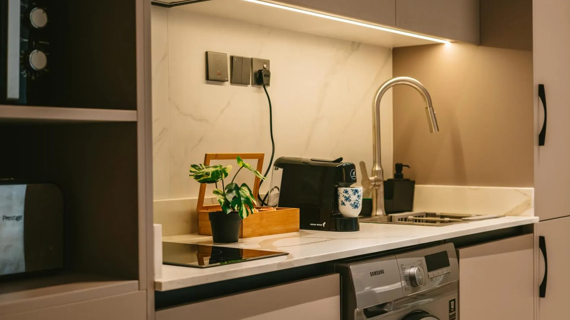 Modern 2-Bedroom Escape Dubai Apartment