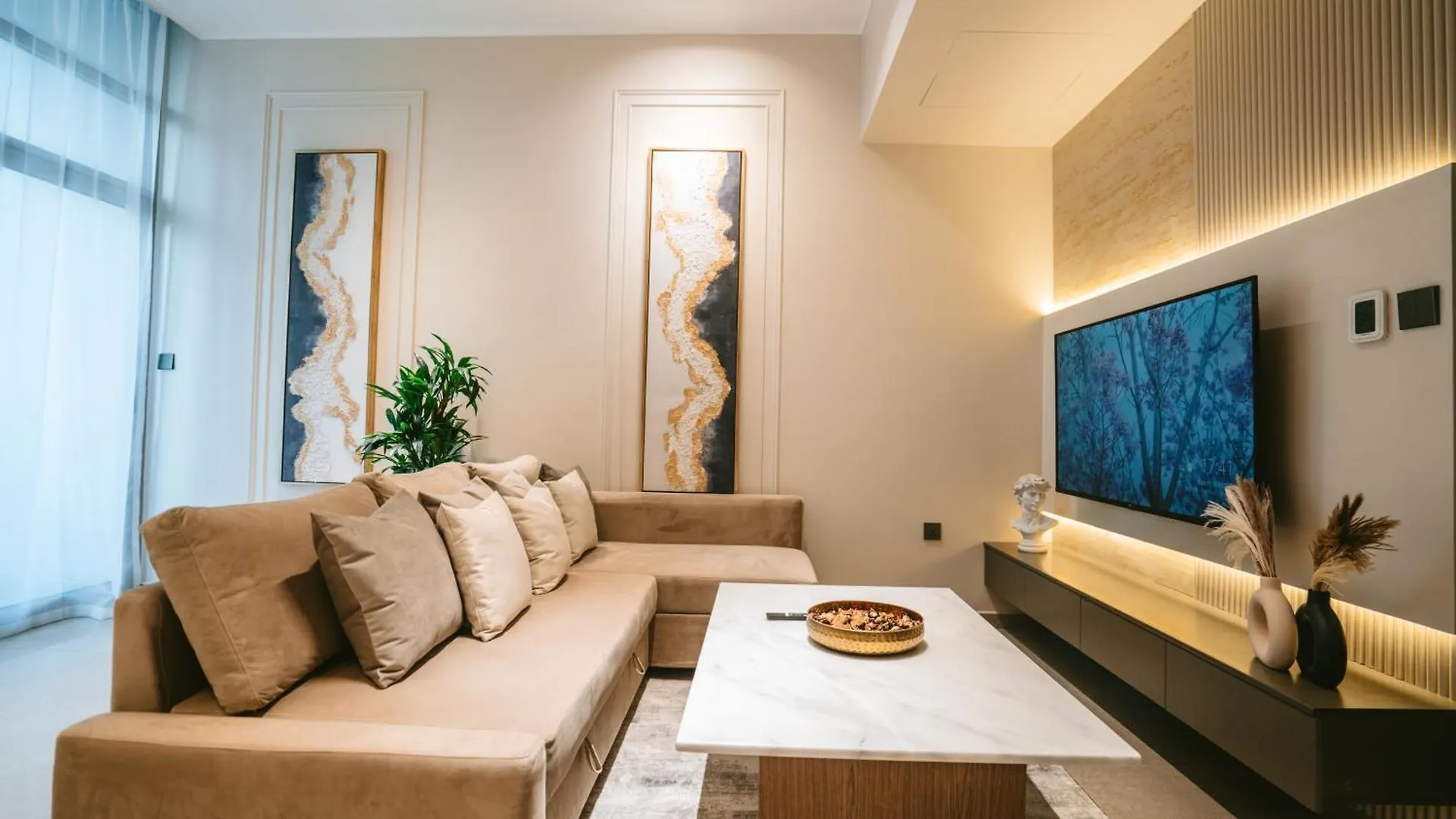 Modern 2-Bedroom Escape Dubai Apartment