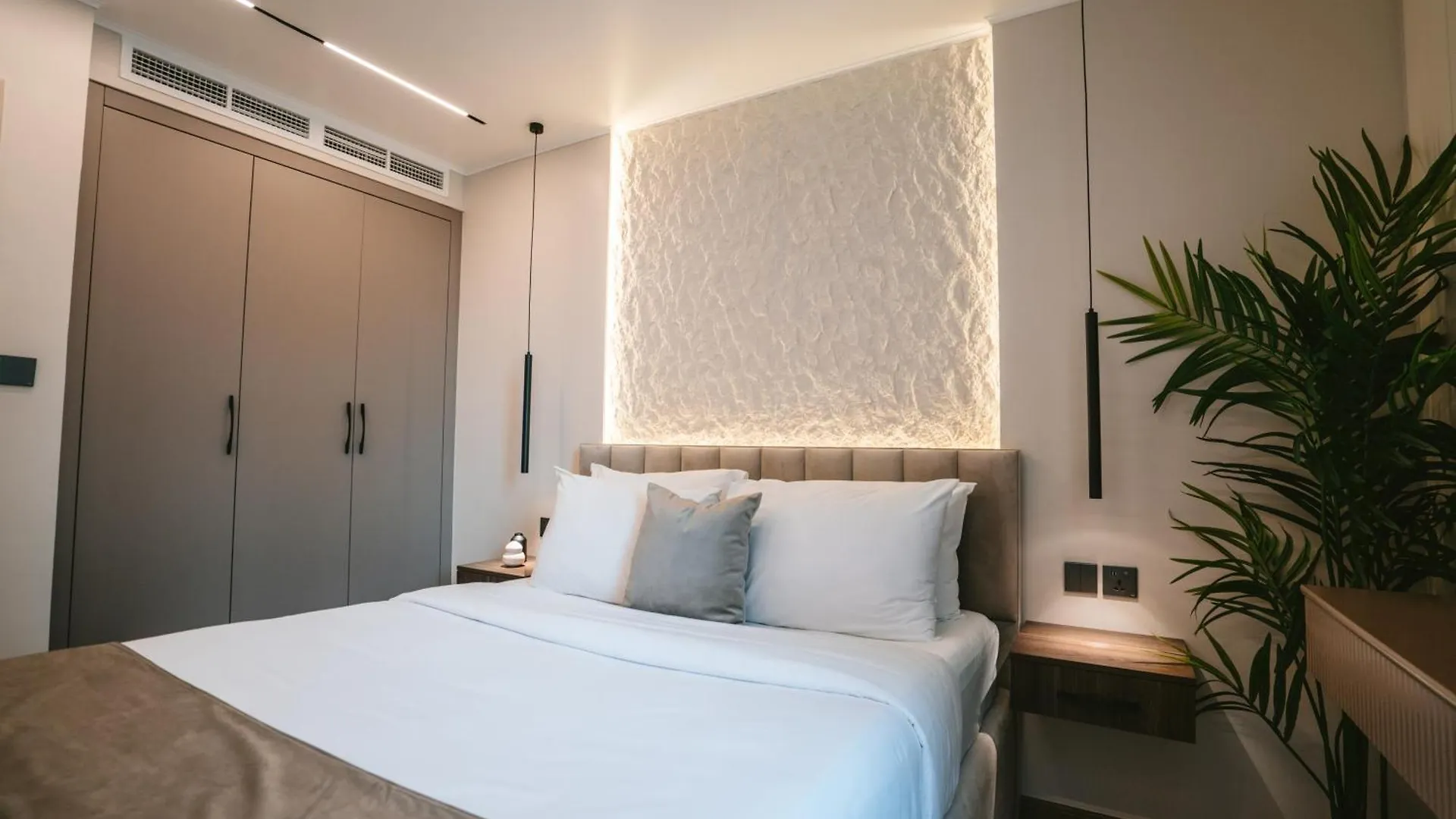 Modern 2-Bedroom Escape Dubai Apartment
